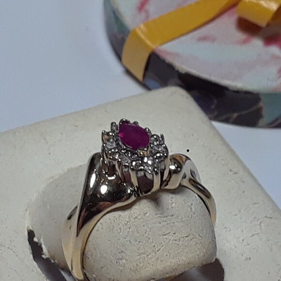 Estate .30ctw Natural Marq Ruby & Diamond 10Kt Yellow Gold S-5.25 Ring #20248 - Picture 3 of 6